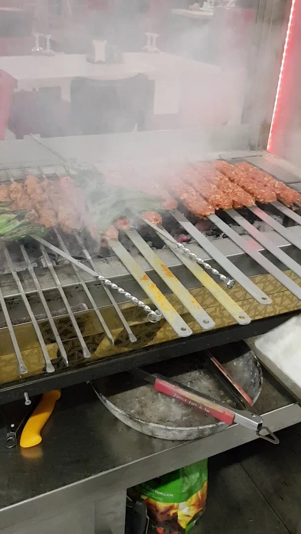 Yayla Kebab au Feu de Bois · Photos 6
